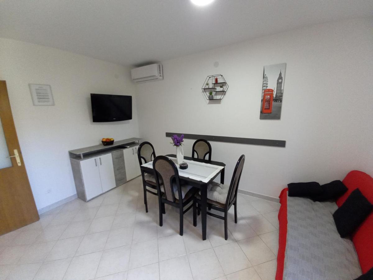 Apartment Toni Valbandon Fažana Esterno foto